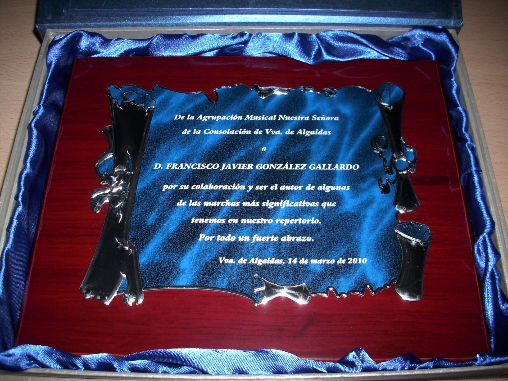 Placa recibida en agradecimiento